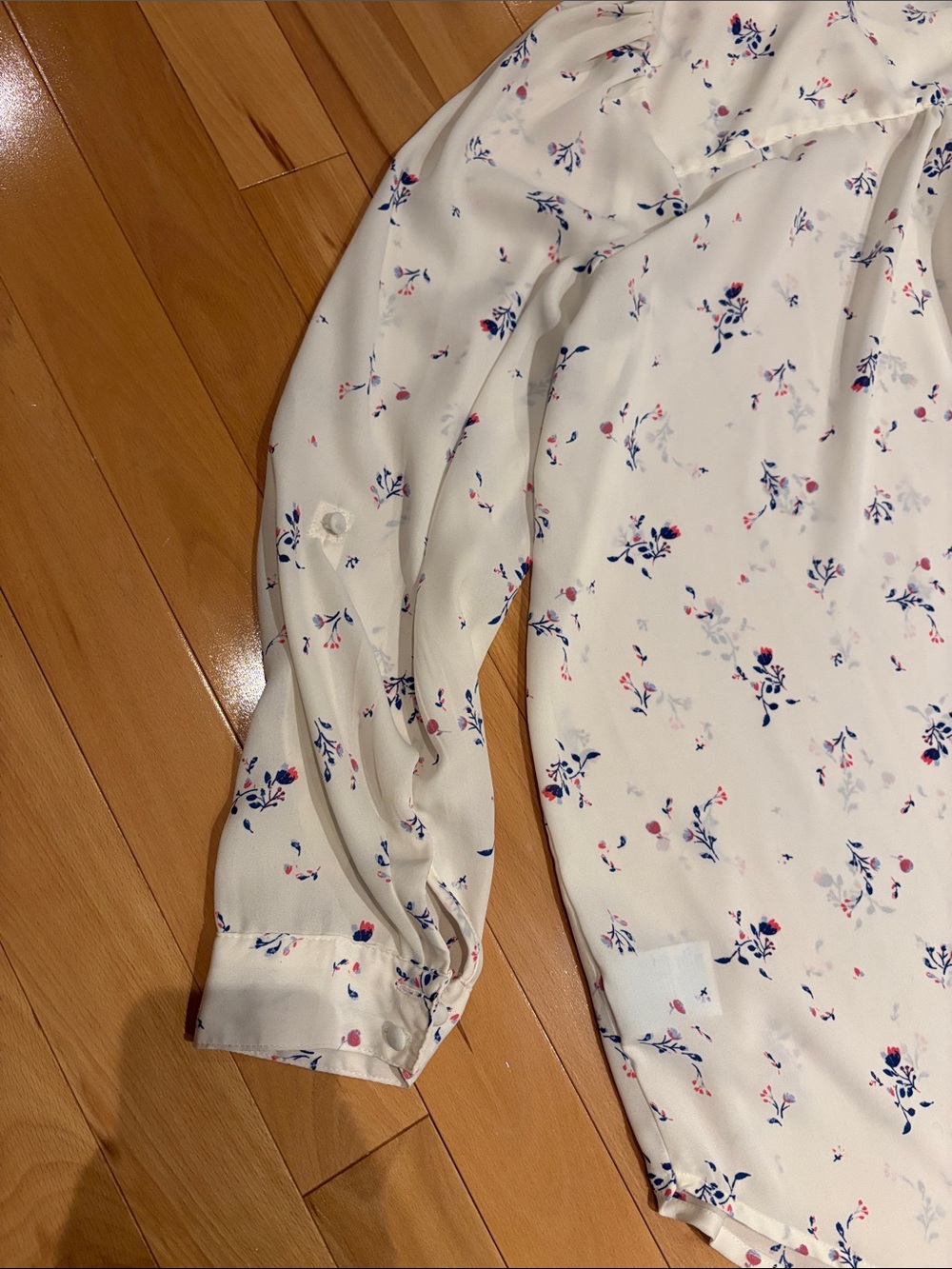 VEUC Women's Penmans Long Sleeve Cream Floral Henley Blouse - size XL - Picture 11 of 16